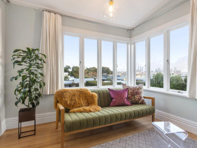 Wow, wow, wow! This 1893 villa’s Victorian-inspired colour palette is a must-see