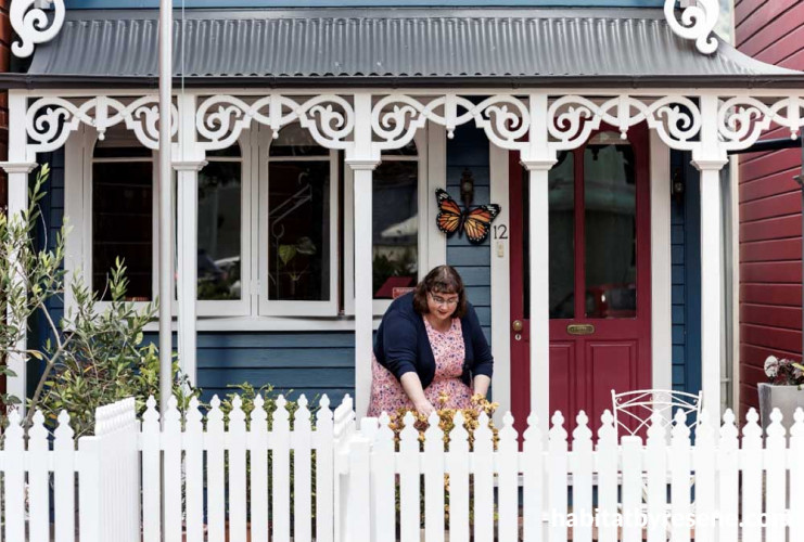 picket fence, blue house, cottage