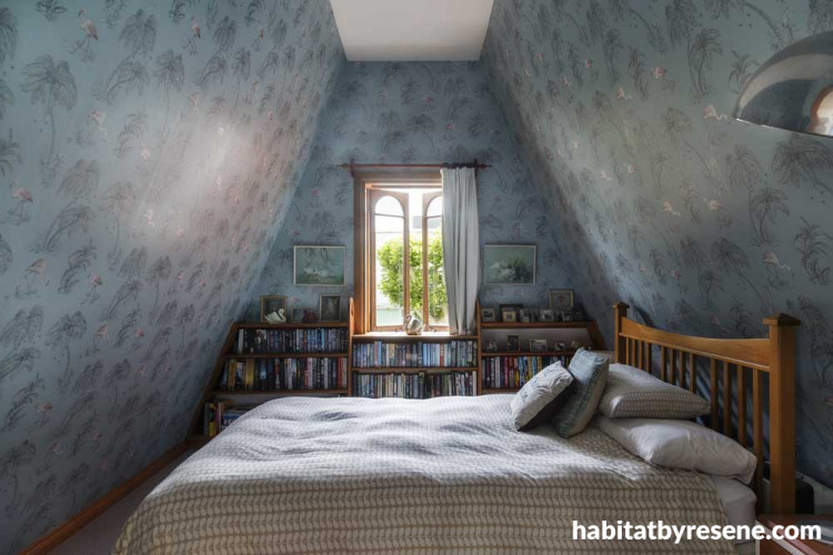 A-frame home, wallpaper, floral