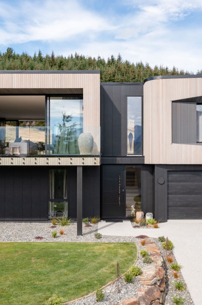 Nature's moody hues: A home that reflects its alpine surroundings 