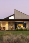 A coastal haven that harmonises nature and design