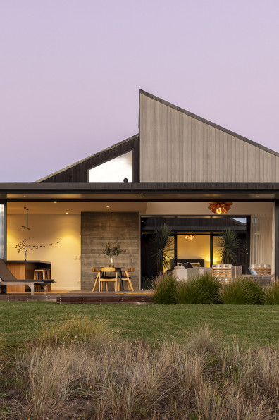 A coastal haven that harmonises nature and design A coastal haven that harmonises nature and design