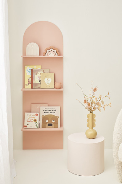 The art of minimalism with a splash of colour: Tips for a balanced look