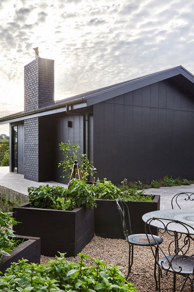 A 1980s farmhouse transformed into a modern, award-winning masterpiece A 1980s farmhouse transformed into a modern, award-winning masterpiece