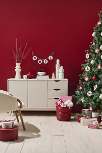 Classic Christmas with a local twist: green, red and cream Christmas decorating ideas Classic Christmas with a local twist: green, red and cream Christmas decorating ideas