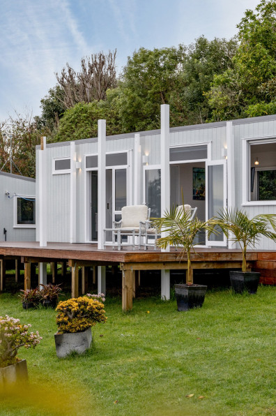 The winner of Tiny House of the Year is dark and delightful in Resene Half Nocturnal The winner of Tiny House of the Year is dark and delightful in Resene Half Nocturnal
