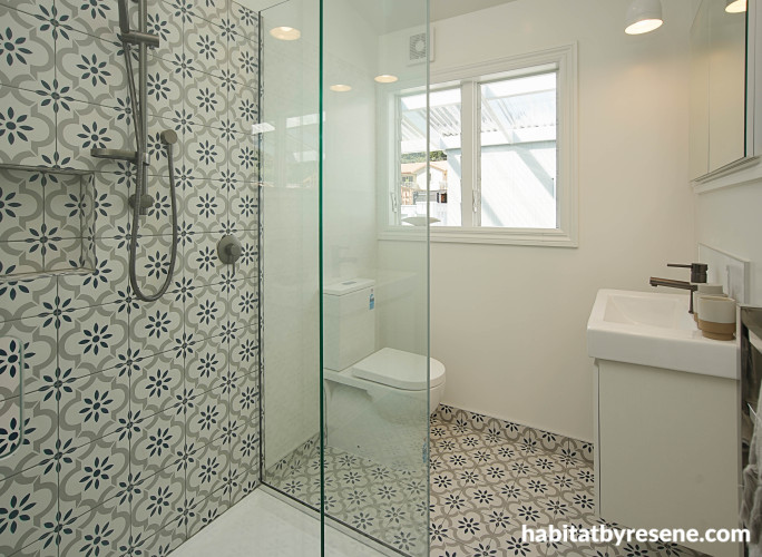 Resene villa bathroom