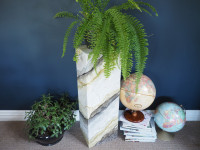 This DIY Pedestal is absolutely ‘marbleous’
