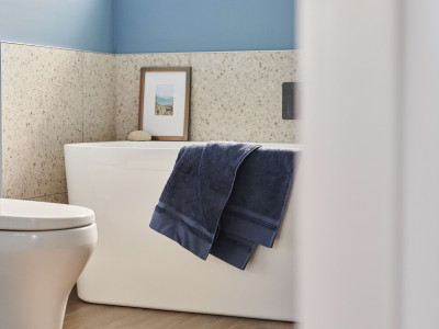 Dive into tranquillity: Refreshing blue hues for your bathroom