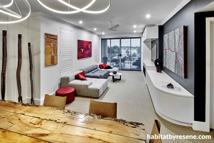 Luxurious lounge in white tones 