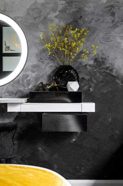 A contemporary-classic home makeover A contemporary-classic home makeover