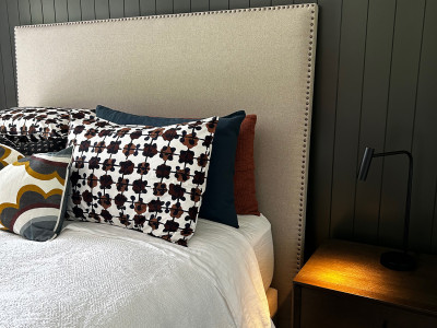 Modern elegance meets mid-century charm Modern elegance meets mid-century charm