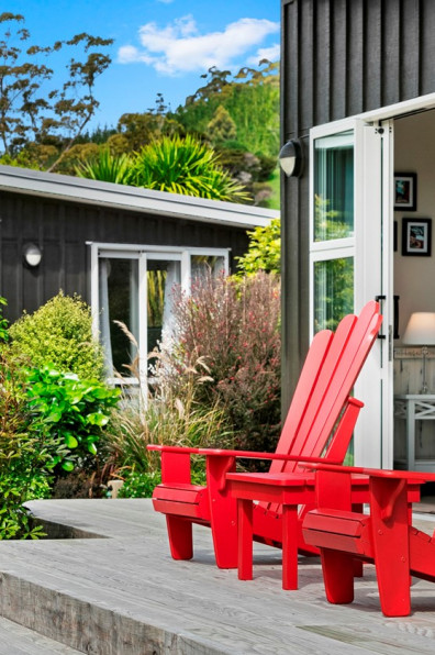 Creating the relaxing bach feeling at Flaxmill Bay Hideaway 