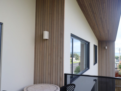 Grounded coastal living in the South Island