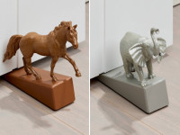 How to turn toy animals into fun door stoppers How to turn toy animals into fun door stoppers