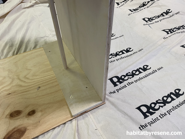 Two pieces of ply joined together to make a corner