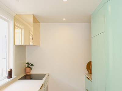 Minty greens and blushing pinks bring this art deco home to life Minty greens and blushing pinks bring this art deco home to life