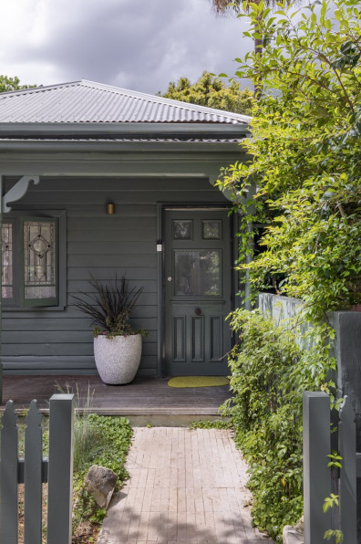 A colourfully confident Australian home
