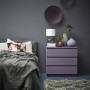 Bedroom in cocooning dark colours