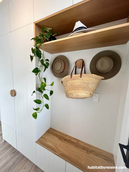 Stunning drop zone in white colours gives Scandinavian feel