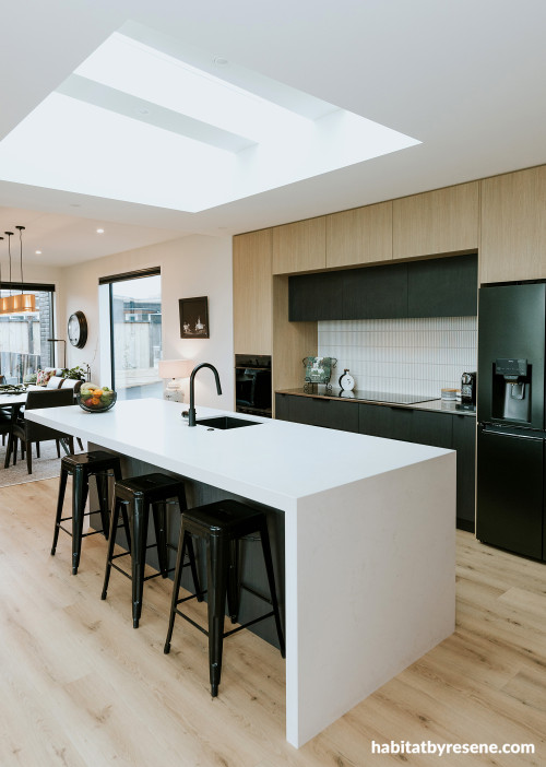 Neutral kitchen, kitchen featuring Resene Quarter Albescent White