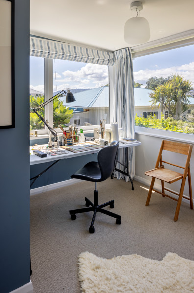 A beach house where colour connects the past and present