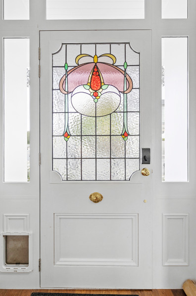 Pink walls and Pohutukawa dreams Pink walls and Pohutukawa dreams