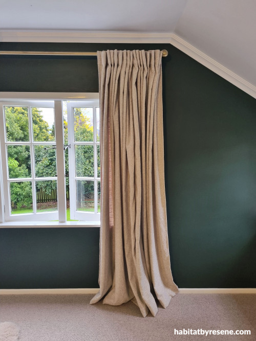 Bedroom, dark green bedroom