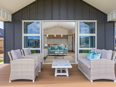 The warmth of flowing sands The warmth of flowing sands