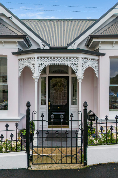 How to transform your home’s exterior with paint: Tips and colour ideas How to transform your home’s exterior with paint: Tips and colour ideas