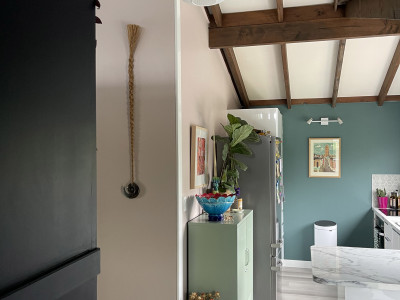 An 80s-build gets a colour injection with Resene Indian Ink and Resene Green Meets Blue in an interior designer’s own home An 80s-build gets a colour injection with Resene Indian Ink and Resene Green Meets Blue in an interior designer’s own home