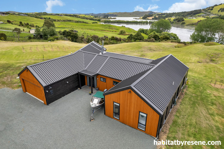 House exterior featuring cedar cladding