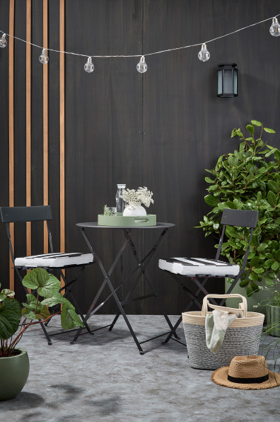 Your seasonal guide to entertaining at home Your seasonal guide to entertaining at home