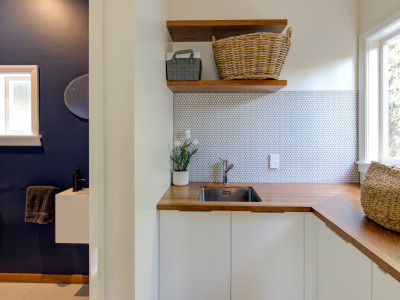 Two Thumbs Up: This blue and yellow house captures the spirit of Wellington 