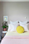 Peaceful Auckland bungalow makes a bold statement in the living room 