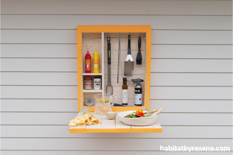 BBQ wall buddy in Resene Carpe Diem 