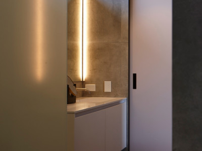 Bold beauty: A coastal home’s black and blush colour scheme 