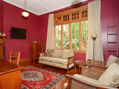 Don and Liz Return Their 1908 Bungalow to its Original Style