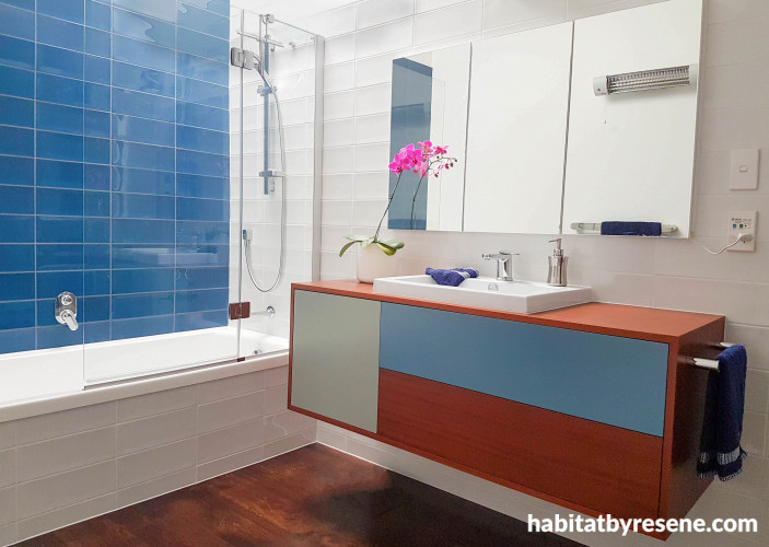 blue bathroom, blue, modern, beach house, mid century, apartment, bathroom