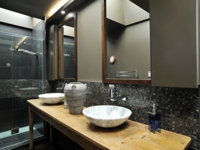 A Surprising Home Interior Inspired by a Chinese Lacquer Box