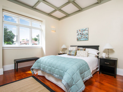 Steve's sad to stunning bungalow makeover Steve's sad to stunning bungalow makeover