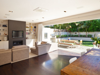 Myles and Bianca's Stylish Sanctuary in the Inner Suburbs Myles and Bianca's Stylish Sanctuary in the Inner Suburbs