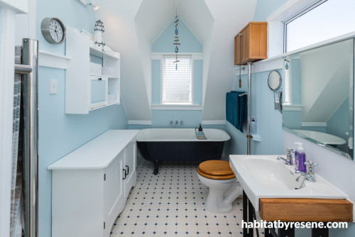 blue bathroom, pale blue, sea blue, sea cottage, blue ensuite