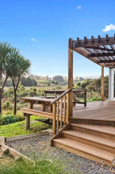 Sustainable home lets the colours flow