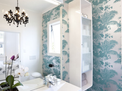 Rhys and Wanda's Dramatic Hand-Stencilled Walls Rhys and Wanda's Dramatic Hand-Stencilled Walls