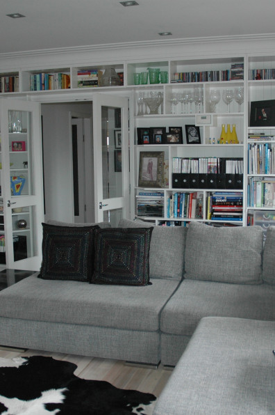 Adam and Debra's Black and White Bungalow Adam and Debra's Black and White Bungalow