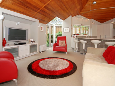 Graham and Denise's "Fresh and Simple" Modern Renovation Graham and Denise's "Fresh and Simple" Modern Renovation