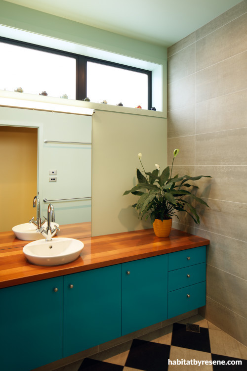 bathroom, green, blue