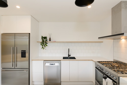 resene alabaster, white walls, scandi design, white kitchen, kitchen tiles