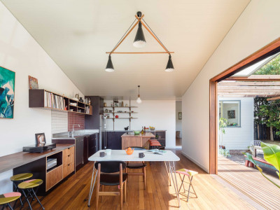 A curious cottage transforms into a contemporary haven A curious cottage transforms into a contemporary haven